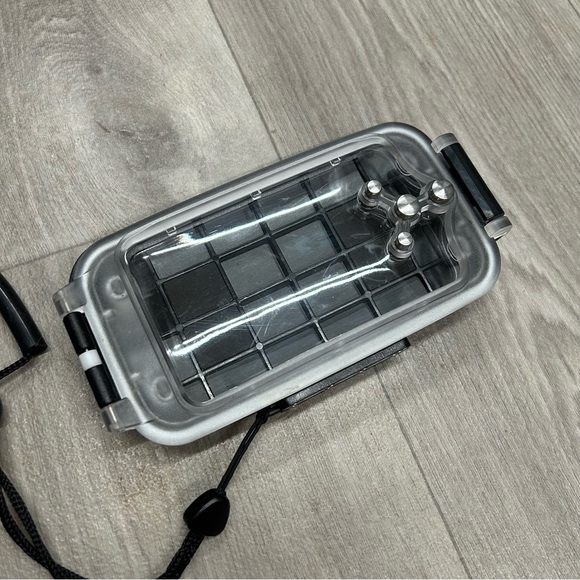 Puluz IPhone 8 Plus Waterproof Case | Black - Picture 4 of 6